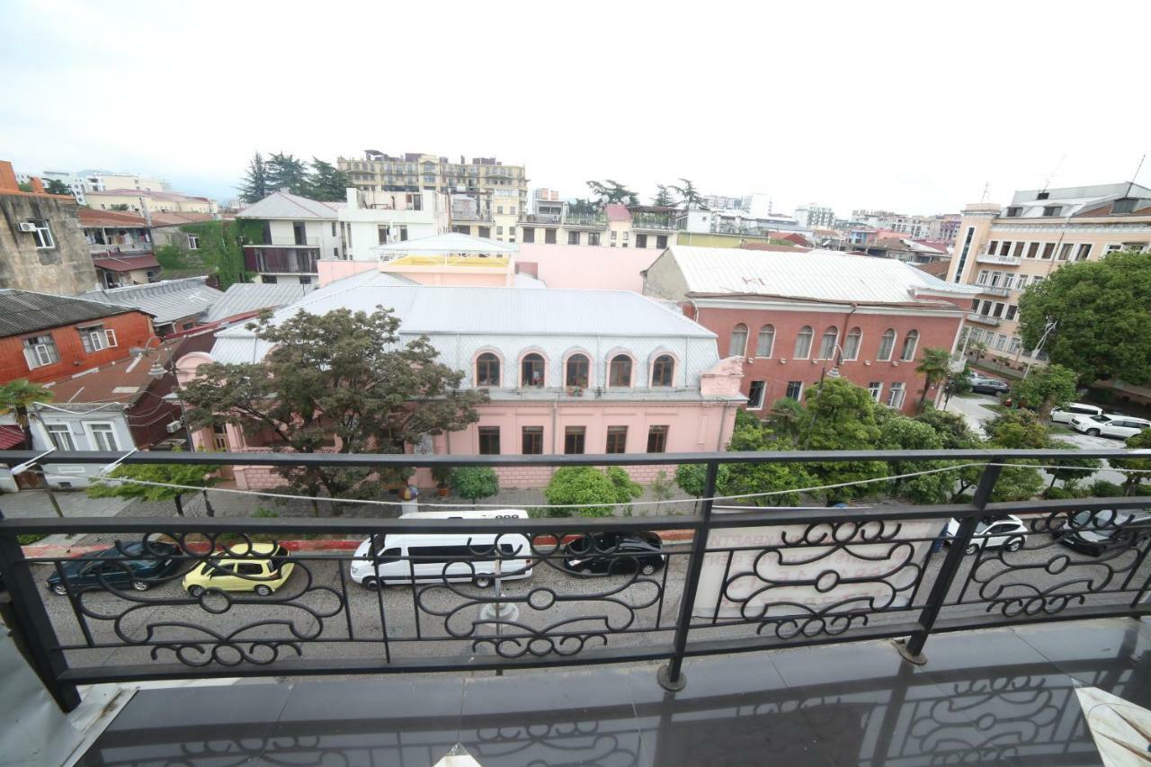Makvalas Apartment In Batumi Centre Ngoại thất bức ảnh