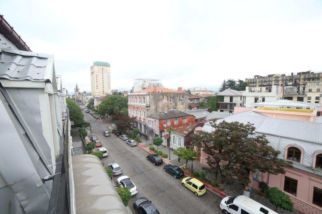 Makvalas Apartment In Batumi Centre Ngoại thất bức ảnh