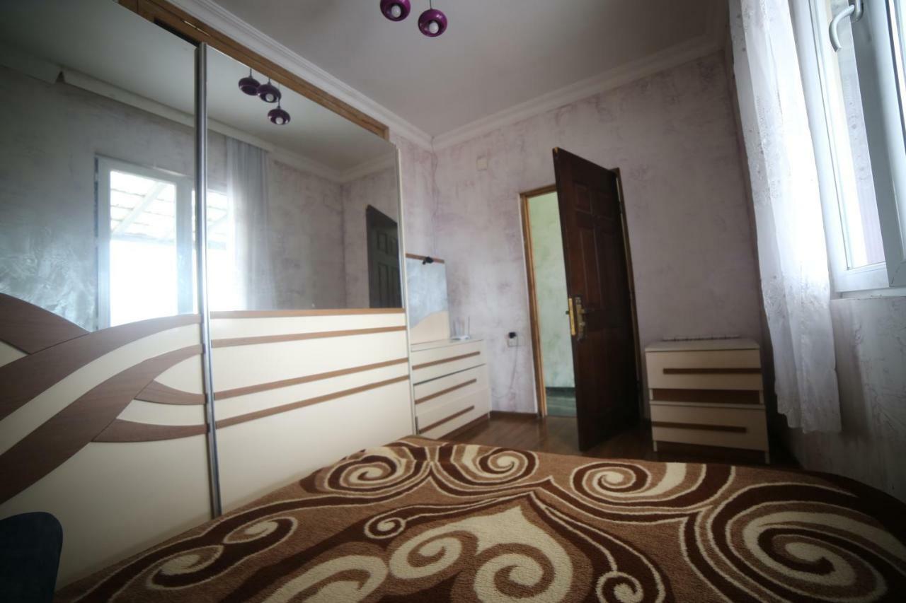 Makvalas Apartment In Batumi Centre Ngoại thất bức ảnh