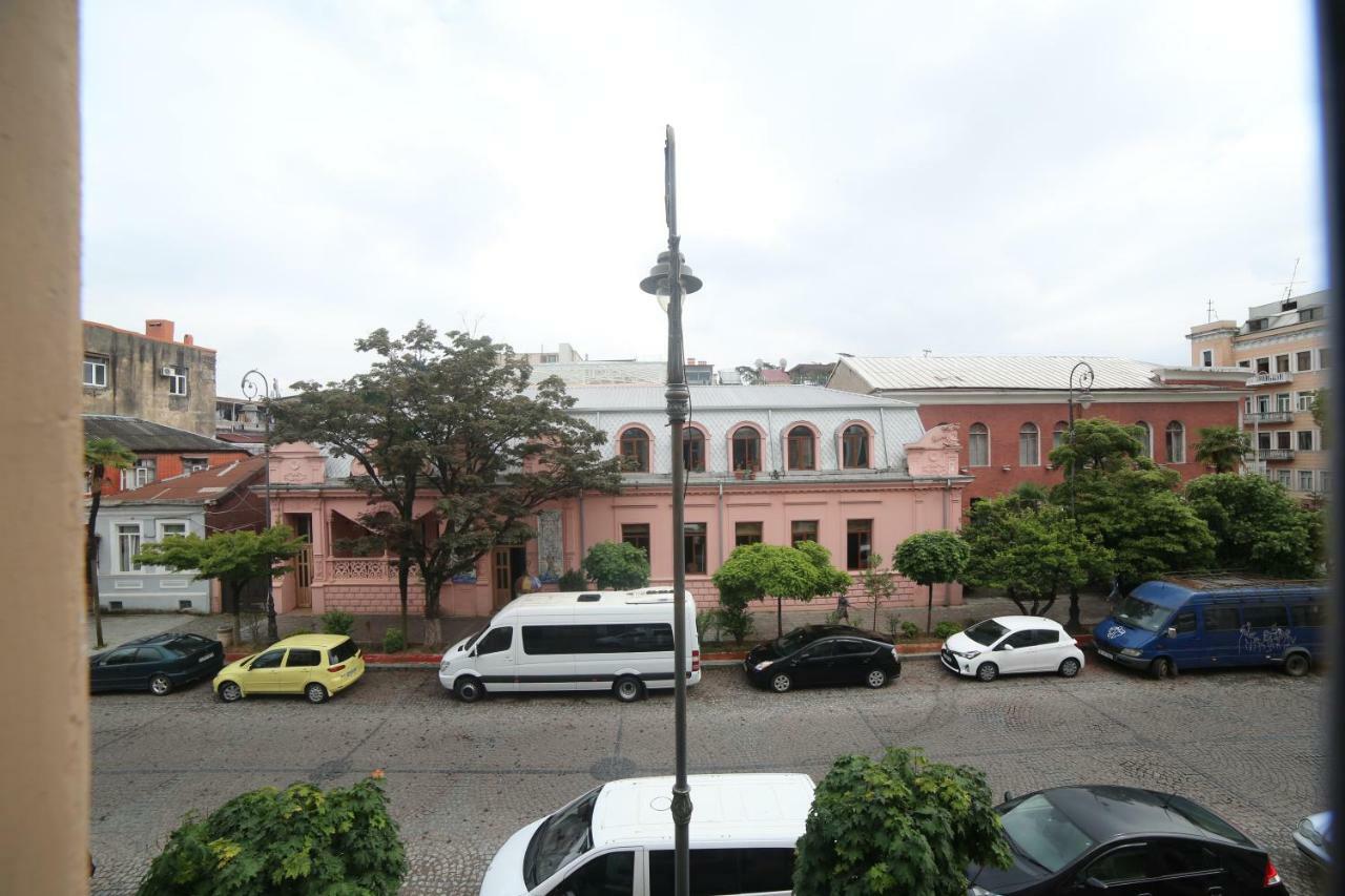 Makvalas Apartment In Batumi Centre Ngoại thất bức ảnh