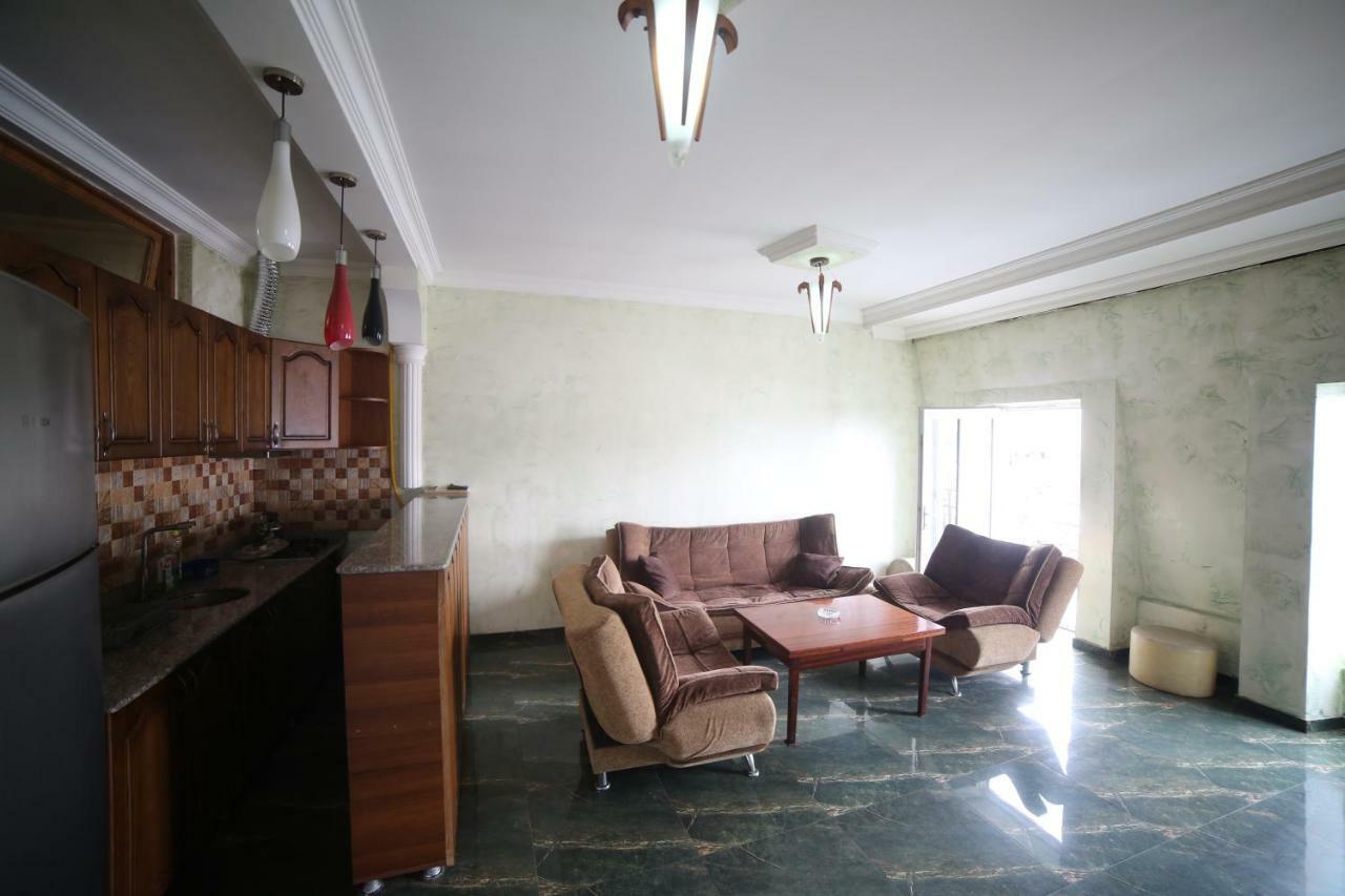Makvalas Apartment In Batumi Centre Ngoại thất bức ảnh